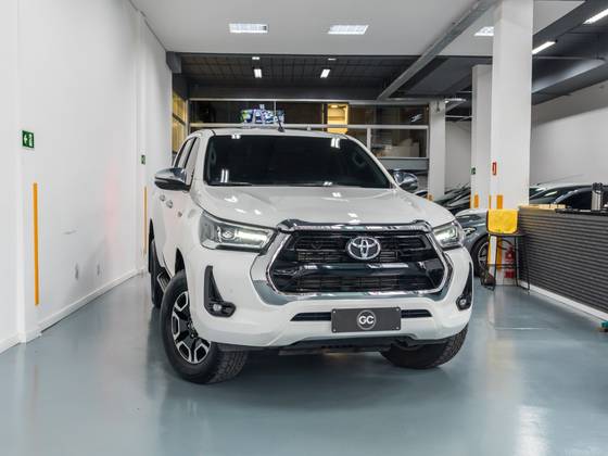 TOYOTA HILUX 2.8 D-4D TURBO DIESEL CD SR 4X4 AUTOMÁTICO TOYOTA HILUX 2.8 D-4D TURBO DIESEL CD SR 4X4 AUTOMÁTICO